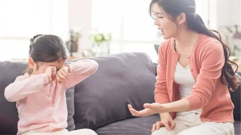 Không phải cha mẹ lúc nào cũng đúng, những dấu hiệu của cha mẹ chưa trưởng thành về cảm xúc