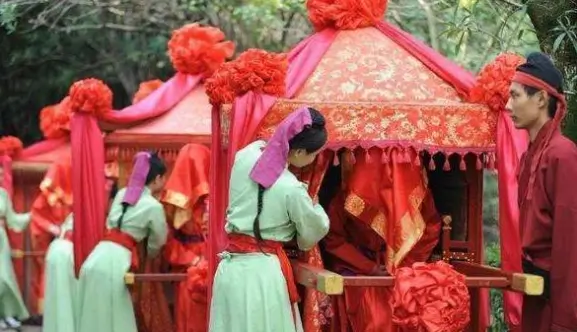 Thời cổ đại đêm động phòng hoa chúc, nếu phụ nữ không còn trong trắng sẽ phải chịu 3 điều đáng sợ này