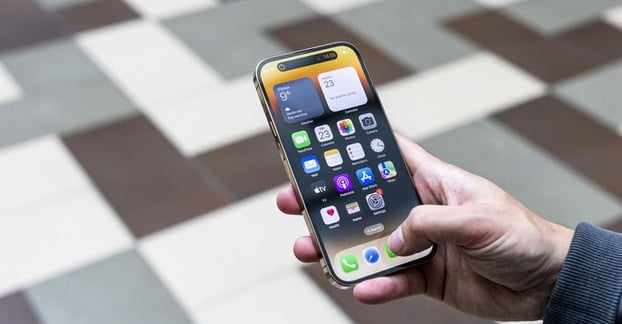 Vì sao bạn nên cập nhật iPhone thường xuyên?